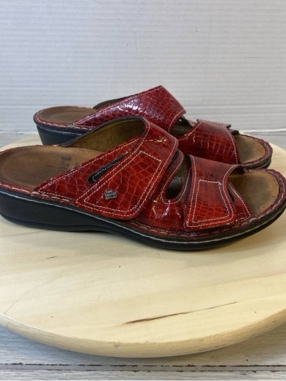 FINN COMFORT Red Patent Leather Slide Sandals Double Strap Size 39 (USA 8-8.5)